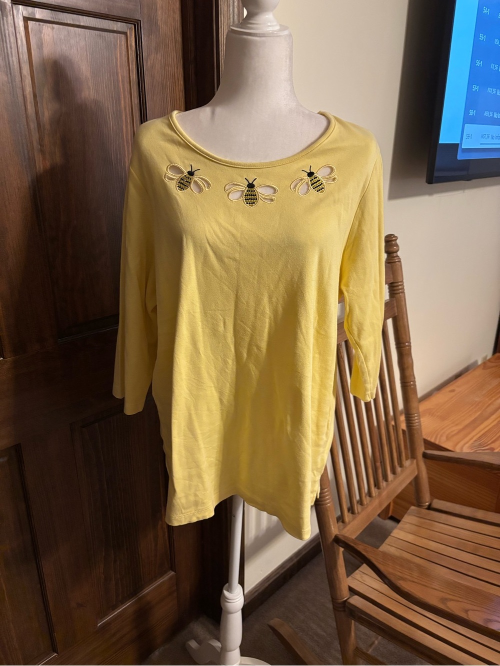 Quacker Factory Yellow Bee Embroidered 3/4 Sleeve Tee